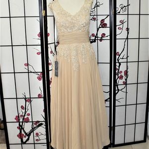 LACE APPLIQUE COCKTAIL DRESS 12  MOTHER OF Bride